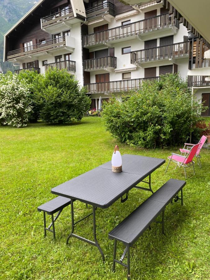 Appartement Style Chalet Avec Grande Terrasse Et Parking Prive Chamonix Dış mekan fotoğraf