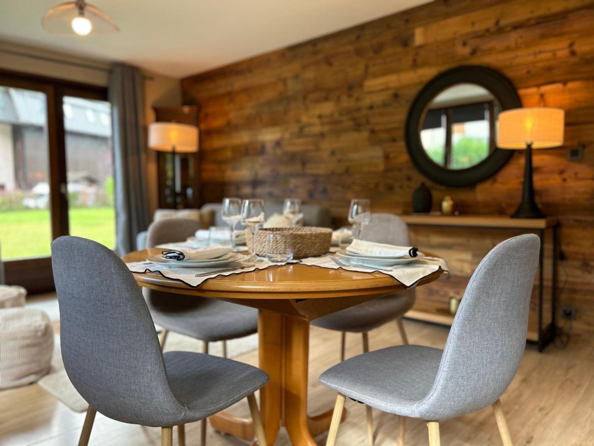 Appartement Style Chalet Avec Grande Terrasse Et Parking Prive Chamonix Dış mekan fotoğraf